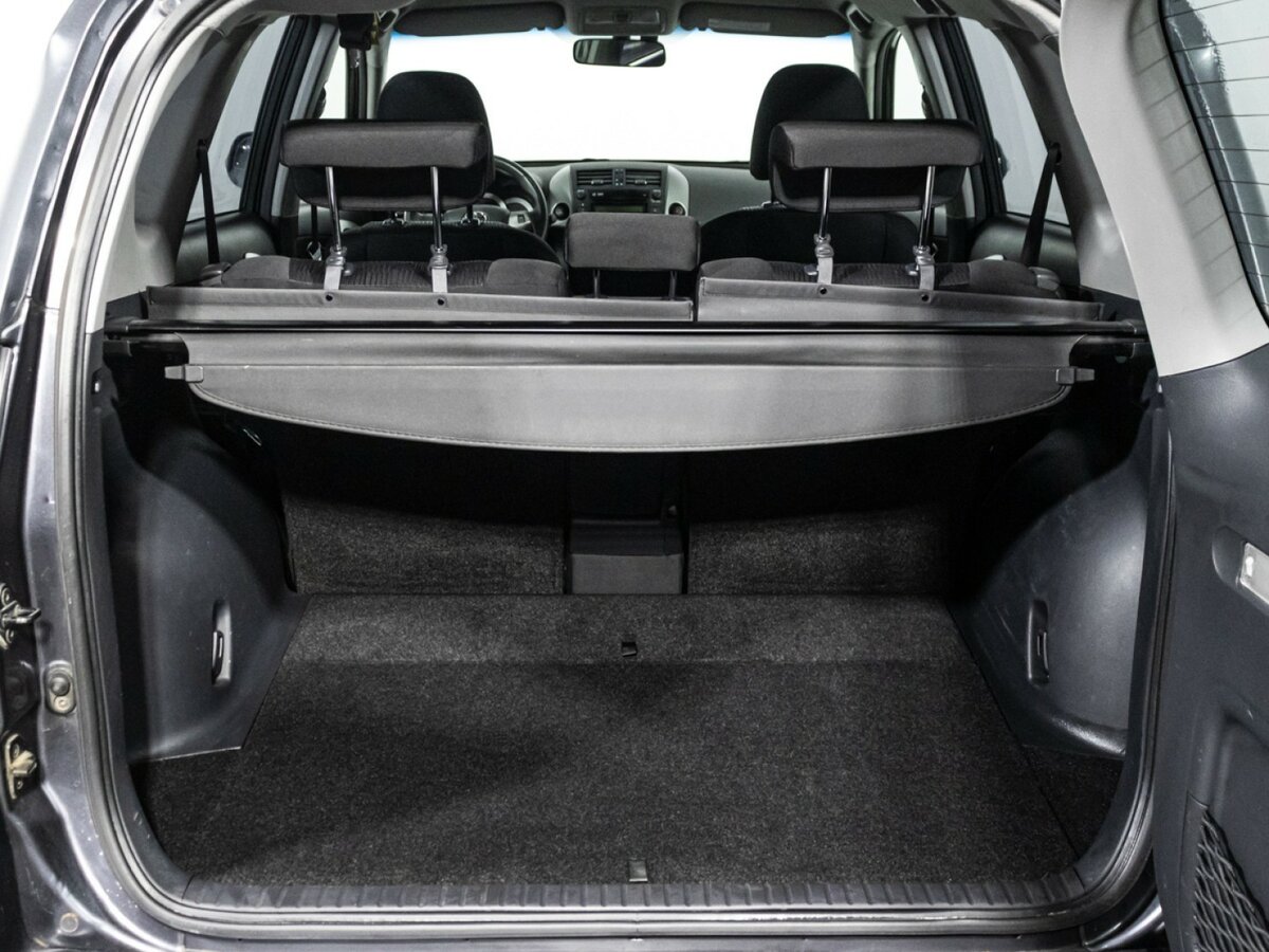 Купить Toyota RAV4 с пробегом. Фото: #13