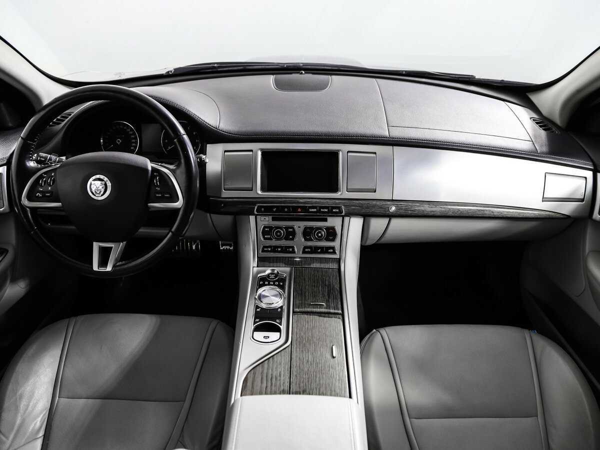 Купить Jaguar XF с пробегом. Фото: #10