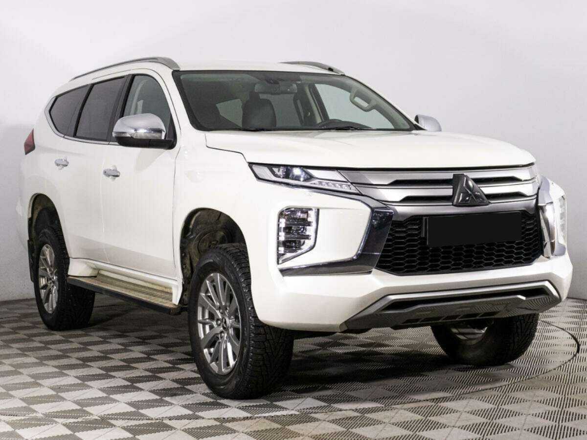 Купить Mitsubishi Pajero Sport с пробегом. Фото: #2