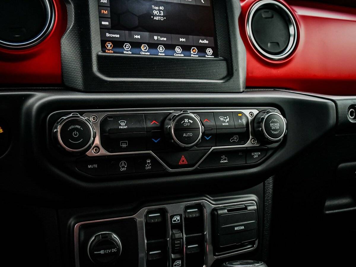 Купить Jeep Wrangler с пробегом. Фото: #13