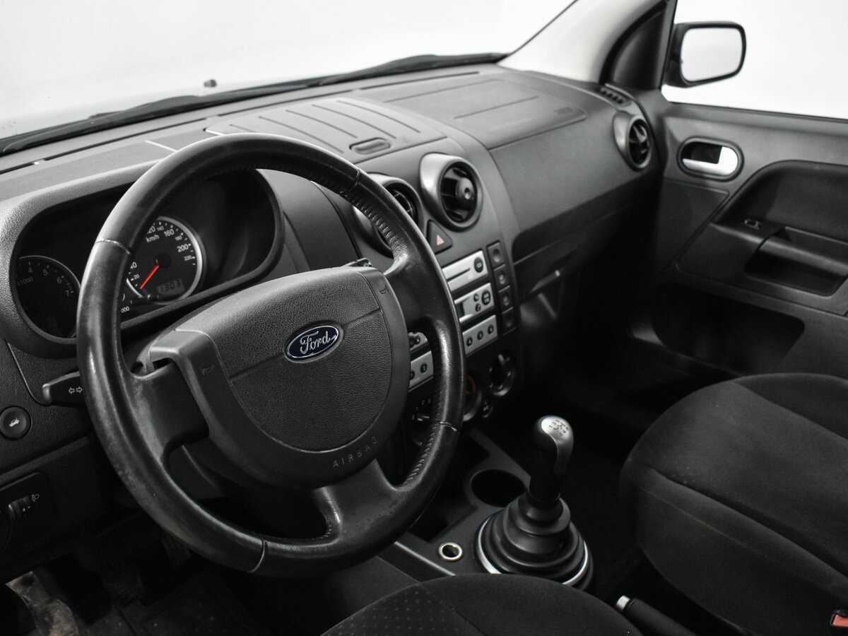 Купить Ford Fusion с пробегом. Фото: #8