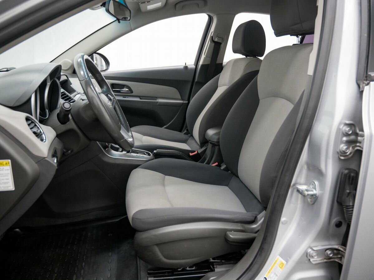 Купить Chevrolet Cruze с пробегом. Фото: #13