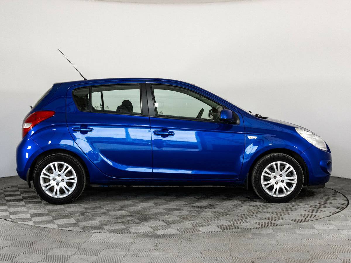 Купить Hyundai i20 с пробегом. Фото: #3