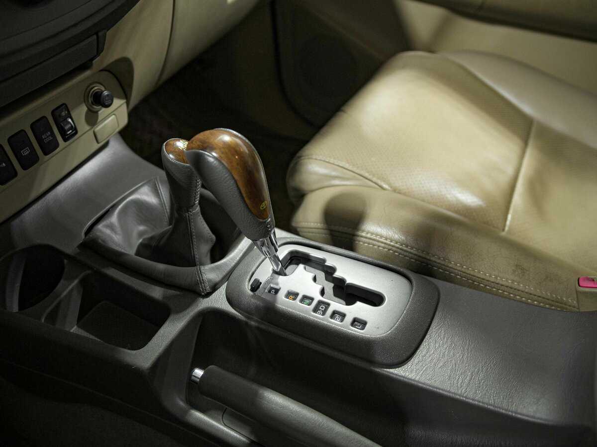 Купить Toyota Fortuner с пробегом. Фото: #9