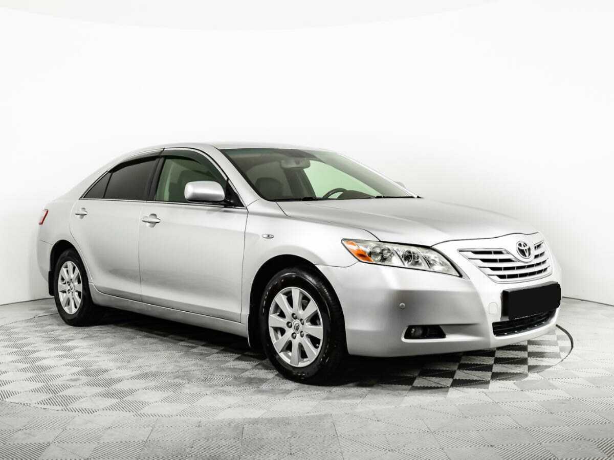 Купить Toyota Camry с пробегом. Фото: #2