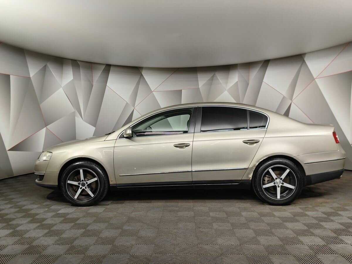 Купить Volkswagen Passat с пробегом. Фото: #4