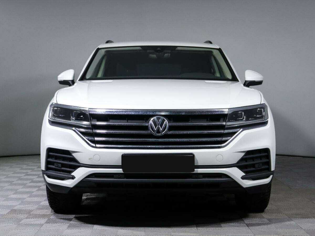 Купить Volkswagen Touareg с пробегом. Фото: #1