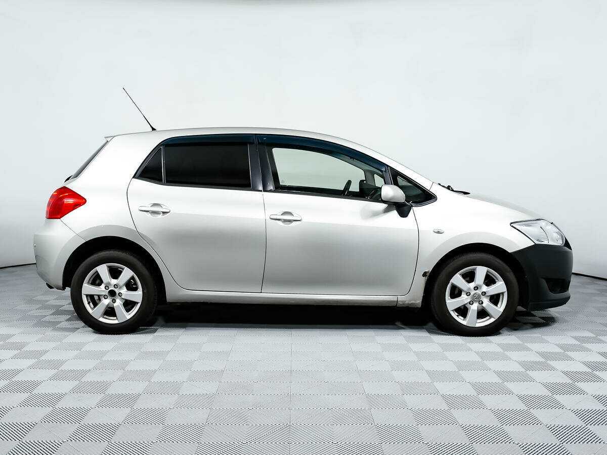 Купить Toyota Auris с пробегом. Фото: #3