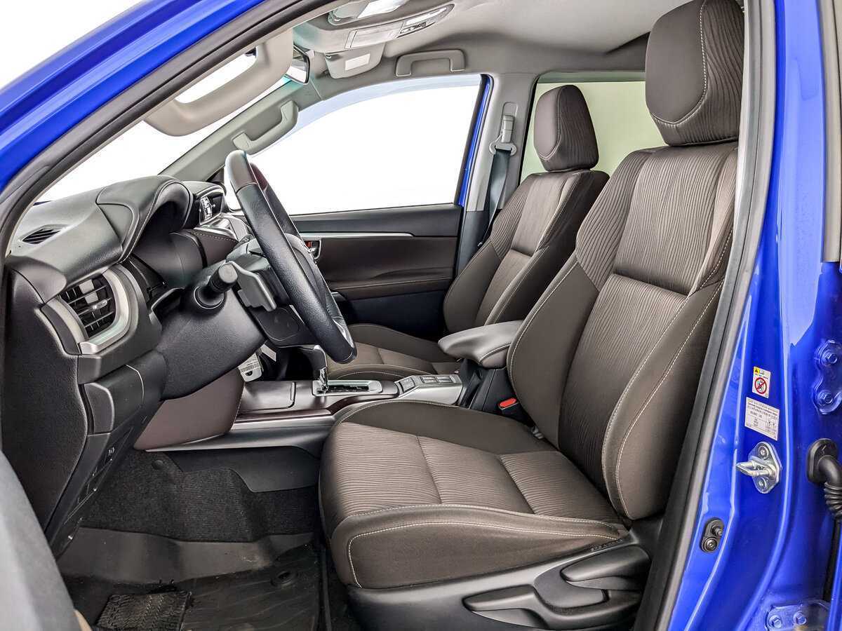 Купить Toyota Fortuner с пробегом. Фото: #15