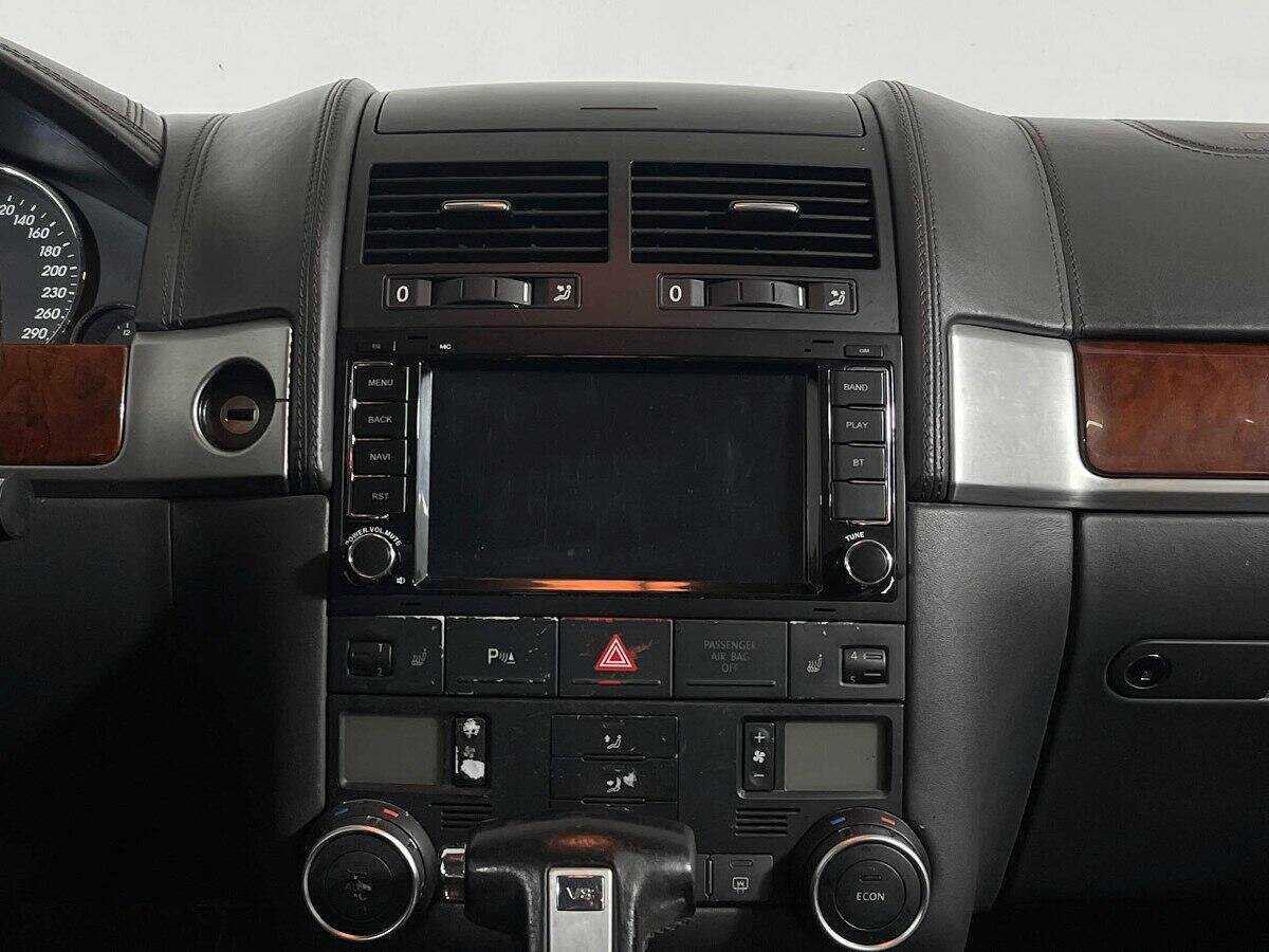 Купить Volkswagen Touareg с пробегом. Фото: #11