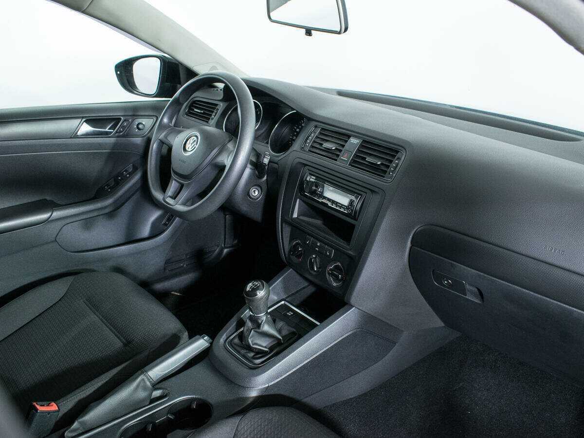 Купить Volkswagen Jetta с пробегом. Фото: #8