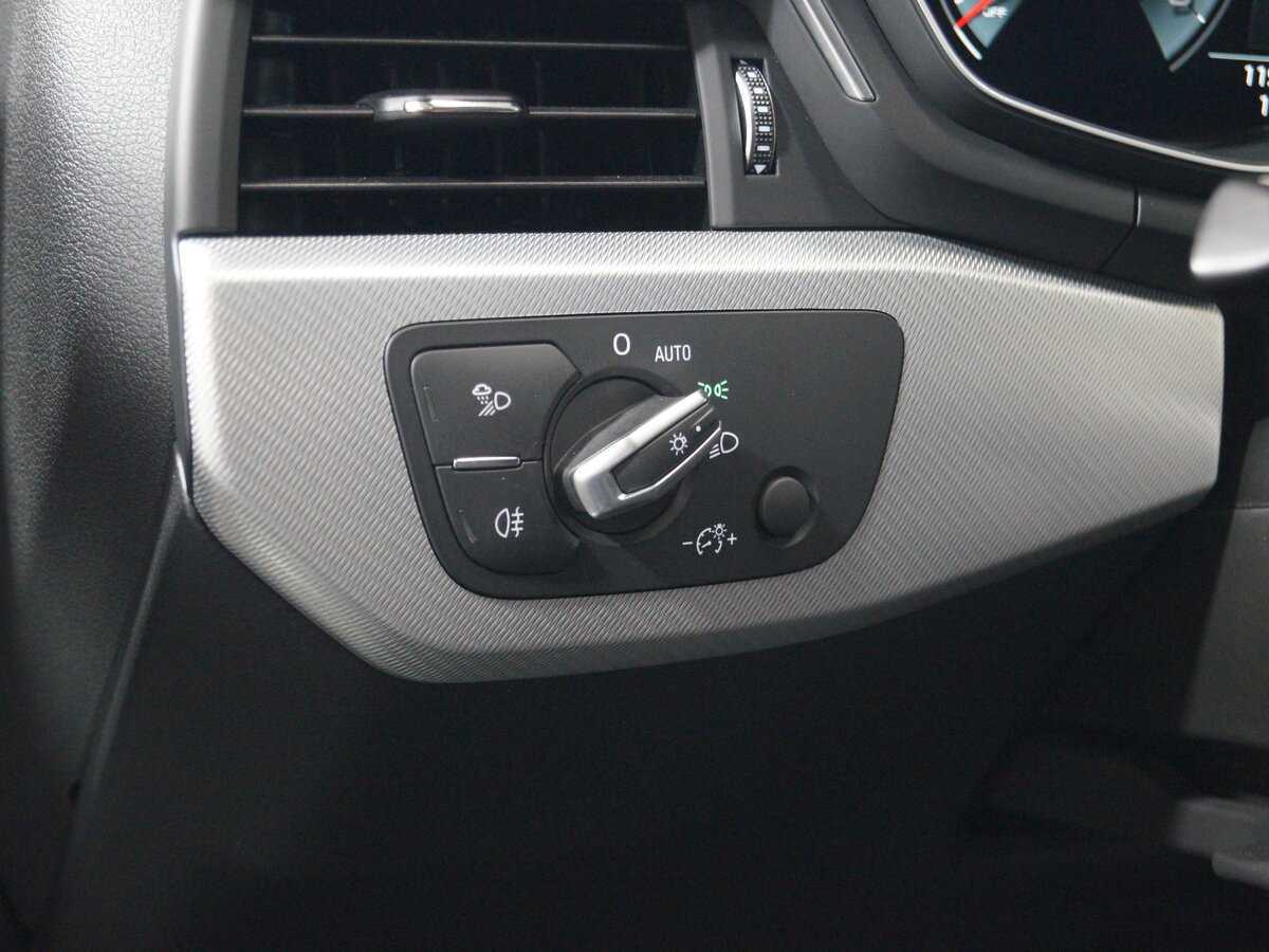 Купить Audi A4 с пробегом. Фото: #14