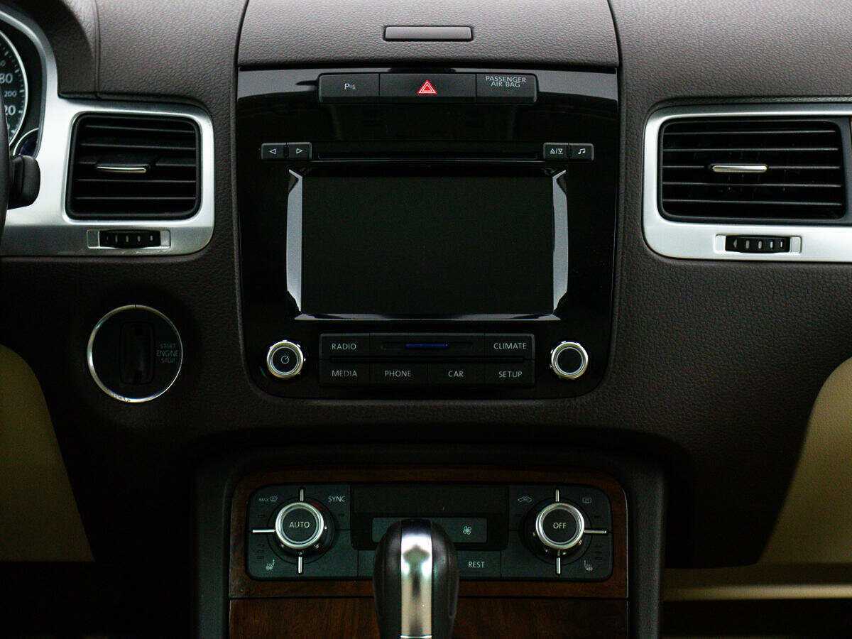Купить Volkswagen Touareg с пробегом. Фото: #12