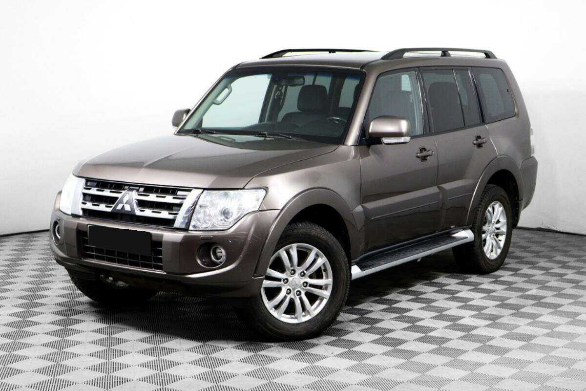 Купить Mitsubishi Pajero с пробегом. Посмотреть фото