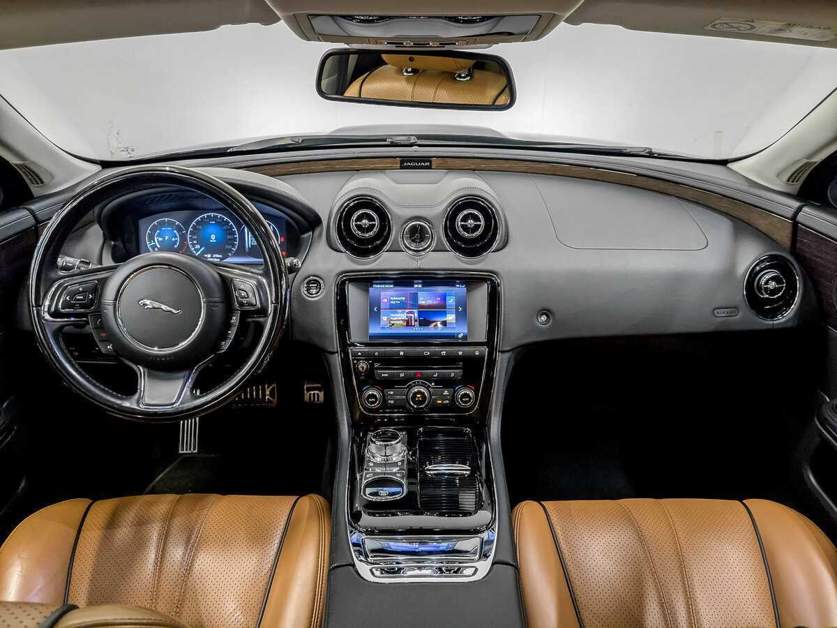Купить Jaguar XJ с пробегом. Фото: #13