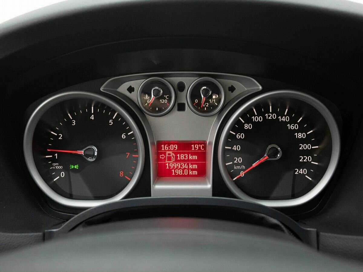 Купить Ford Focus с пробегом. Фото: #15