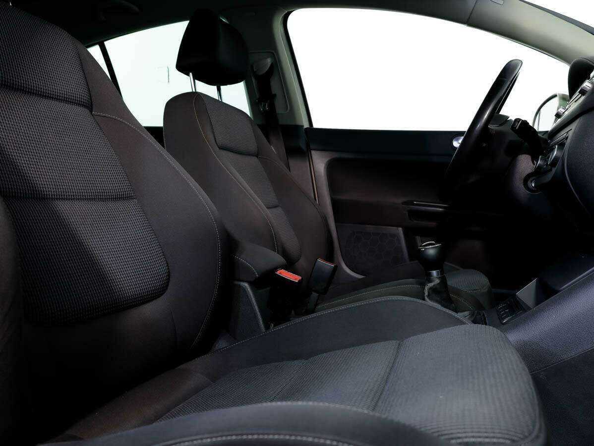 Купить Volkswagen Golf Plus с пробегом. Фото: #12