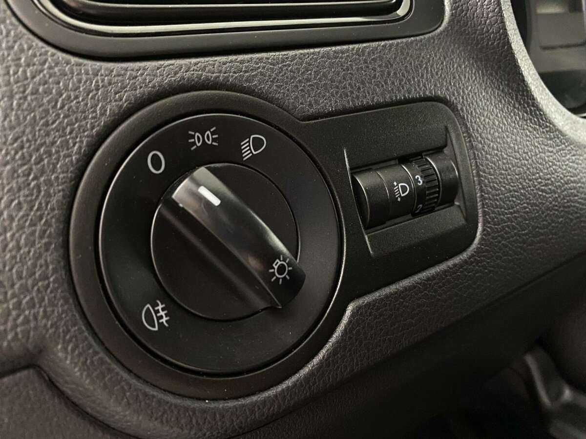 Купить Volkswagen Polo с пробегом. Фото: #6
