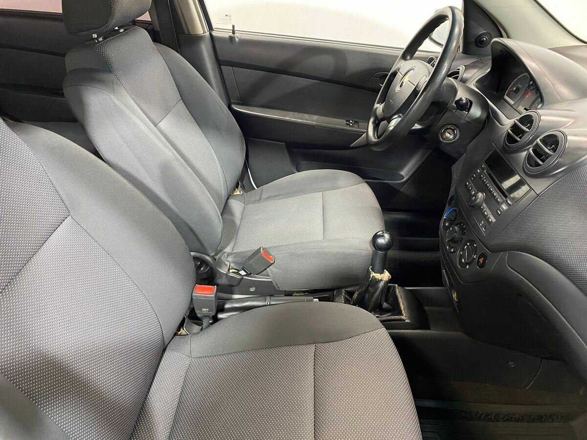 Купить Chevrolet Aveo с пробегом. Фото: #9