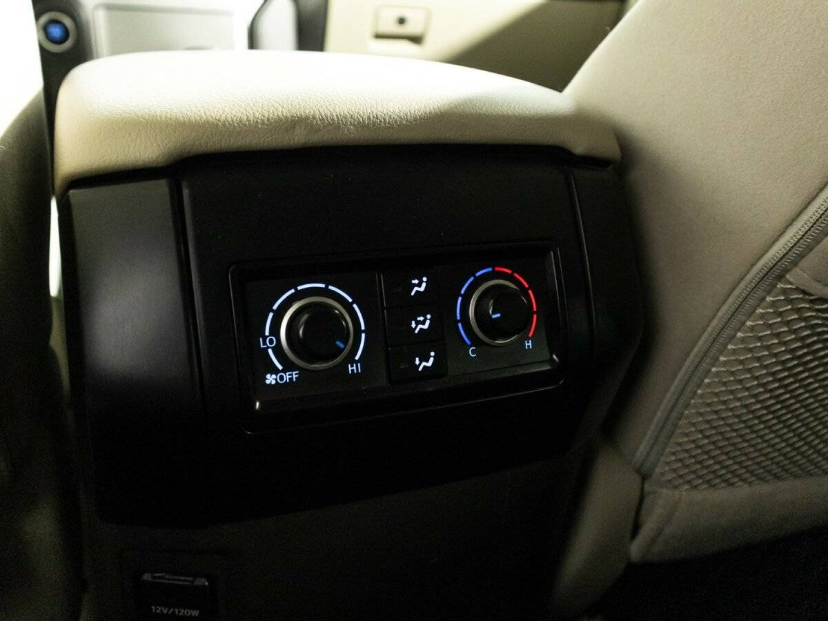 Купить Toyota Land Cruiser Prado с пробегом. Фото: #18