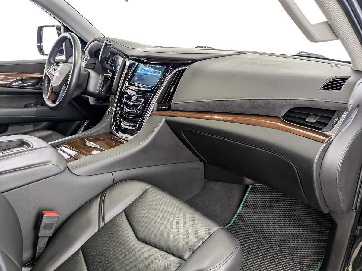 Купить Cadillac Escalade с пробегом. Фото: #8