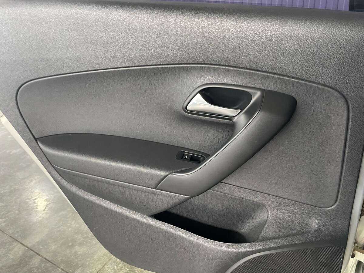 Купить Volkswagen Polo с пробегом. Фото: #16