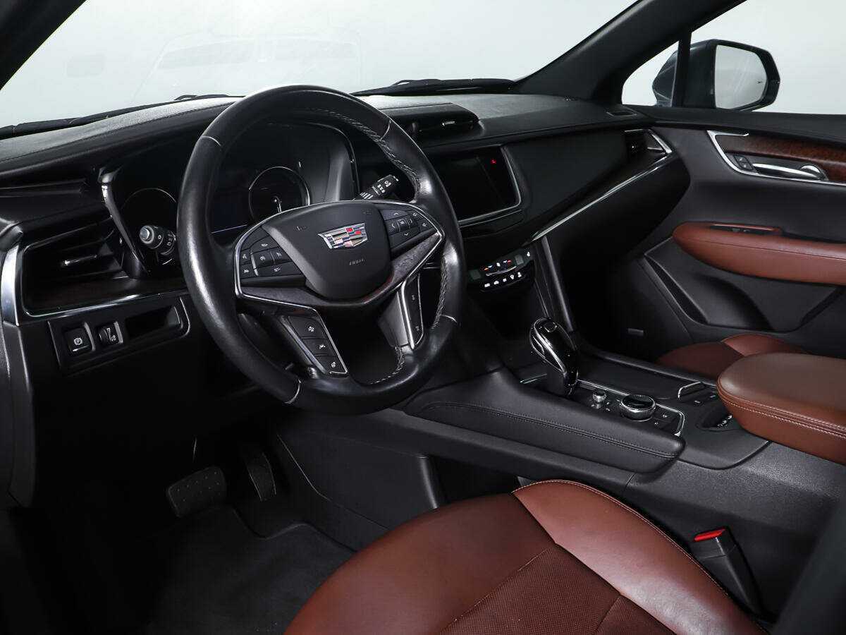 Купить Cadillac XT5 с пробегом. Фото: #9