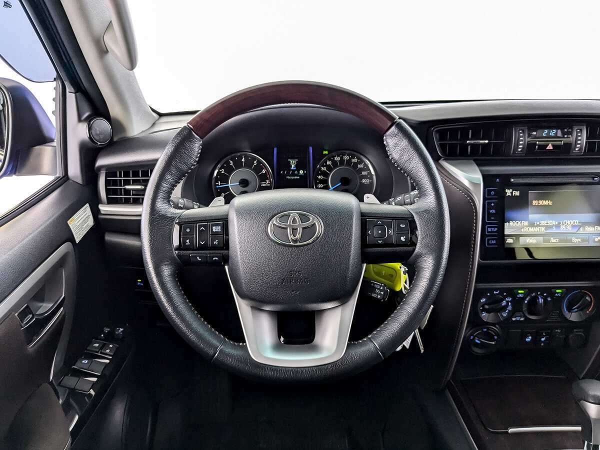 Купить Toyota Fortuner с пробегом. Фото: #16