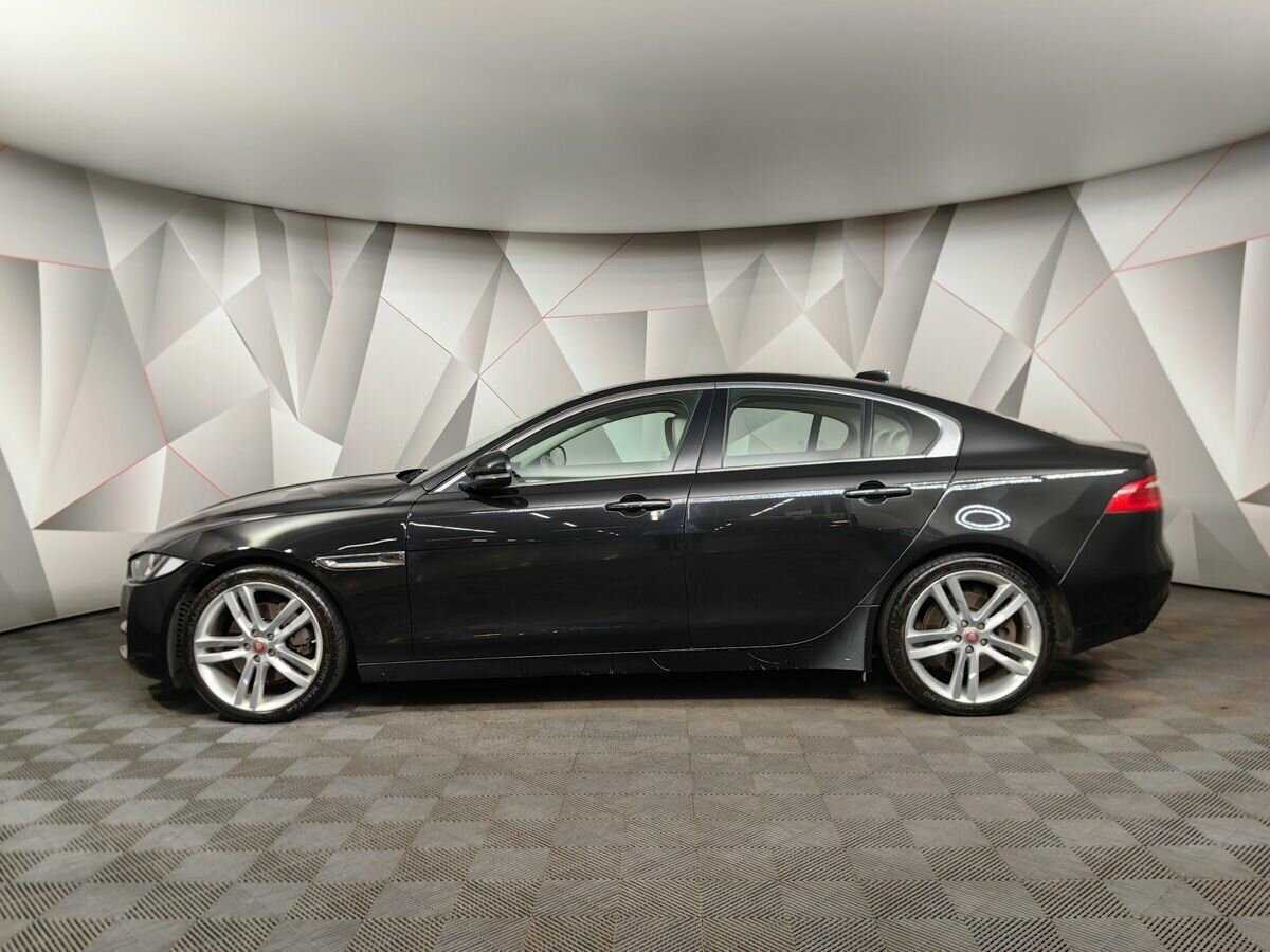 Купить Jaguar XE с пробегом. Фото: #4