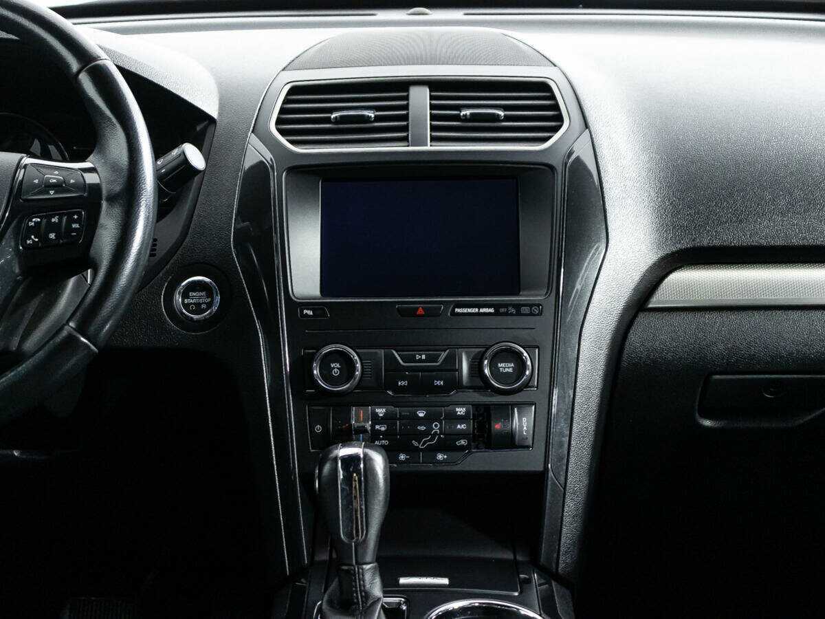 Купить Ford Explorer с пробегом. Фото: #12