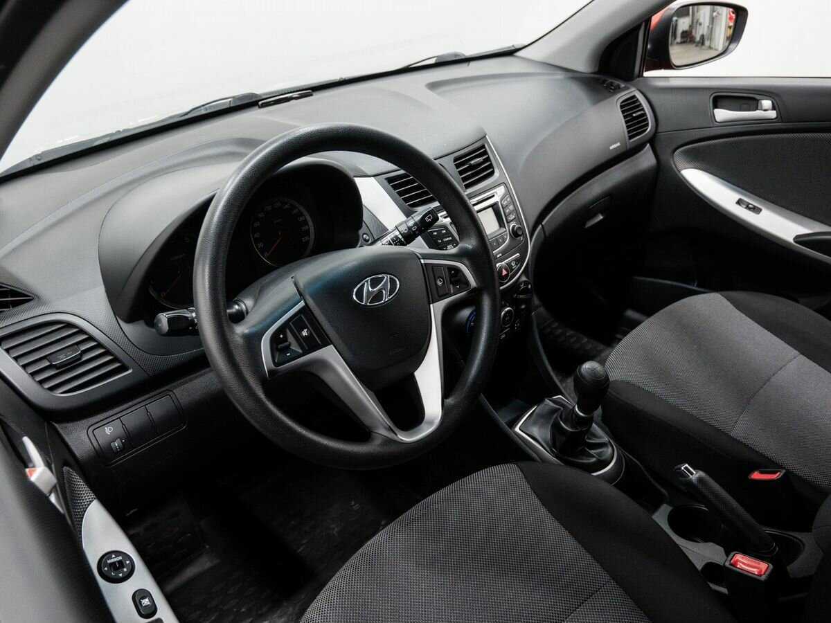 Купить Hyundai Solaris с пробегом. Фото: #13