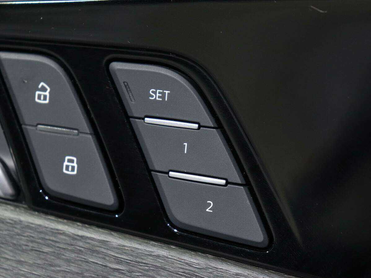 Купить Audi A4 с пробегом. Фото: #17