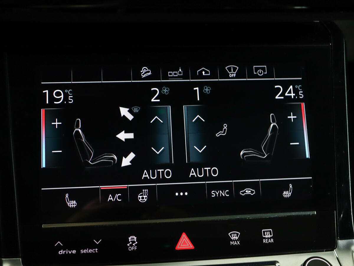 Купить Audi e-tron с пробегом. Фото: #24