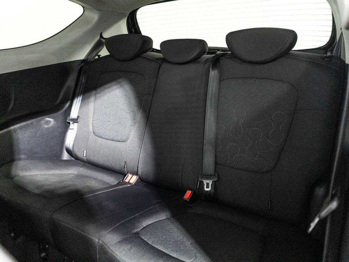Купить Hyundai i20 с пробегом. Фото: #9