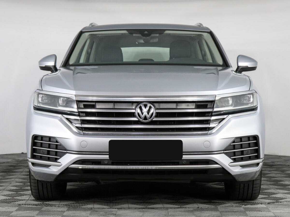 Купить Volkswagen Touareg с пробегом. Фото: #1