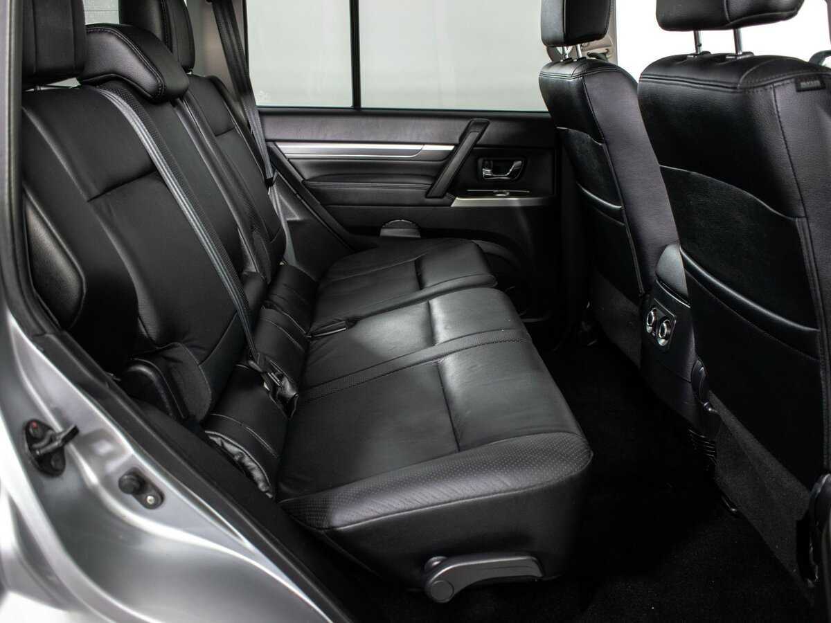 Купить Mitsubishi Pajero с пробегом. Фото: #9