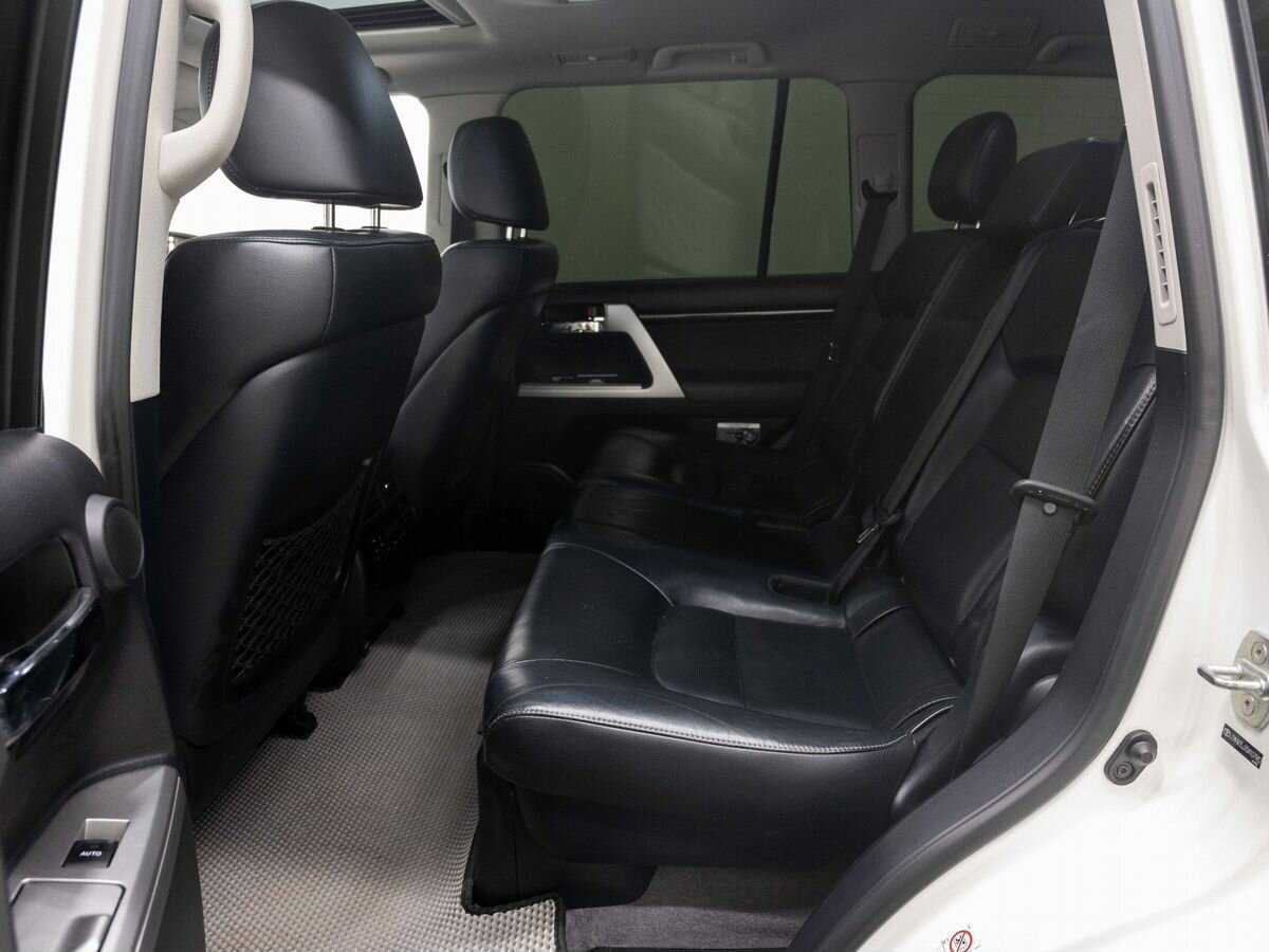 Купить Toyota Land Cruiser с пробегом. Фото: #11