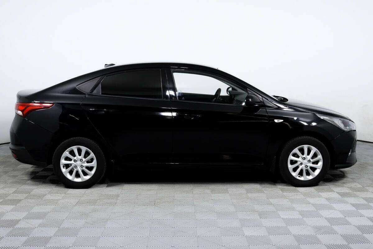 Купить Hyundai Solaris с пробегом. Фото: #3