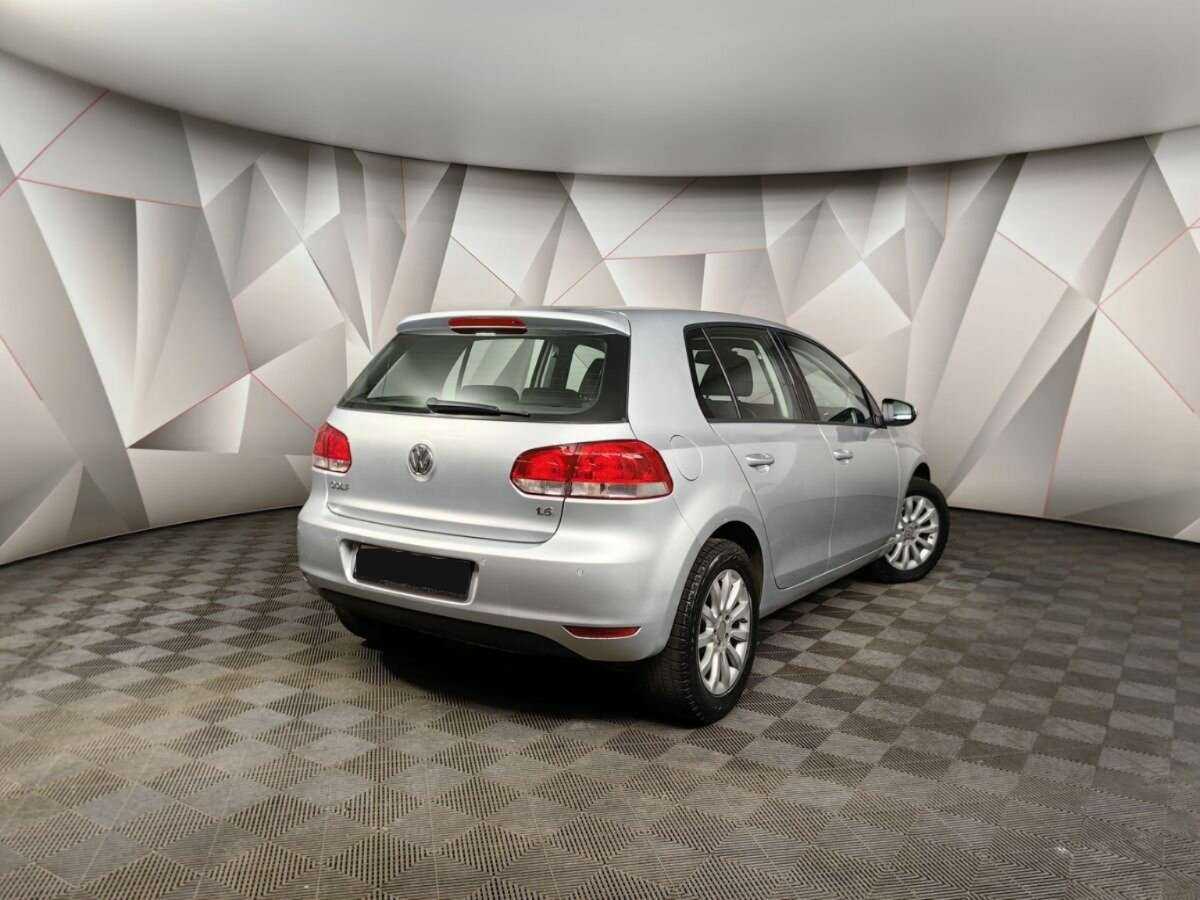 Купить Volkswagen Golf с пробегом. Фото: #1
