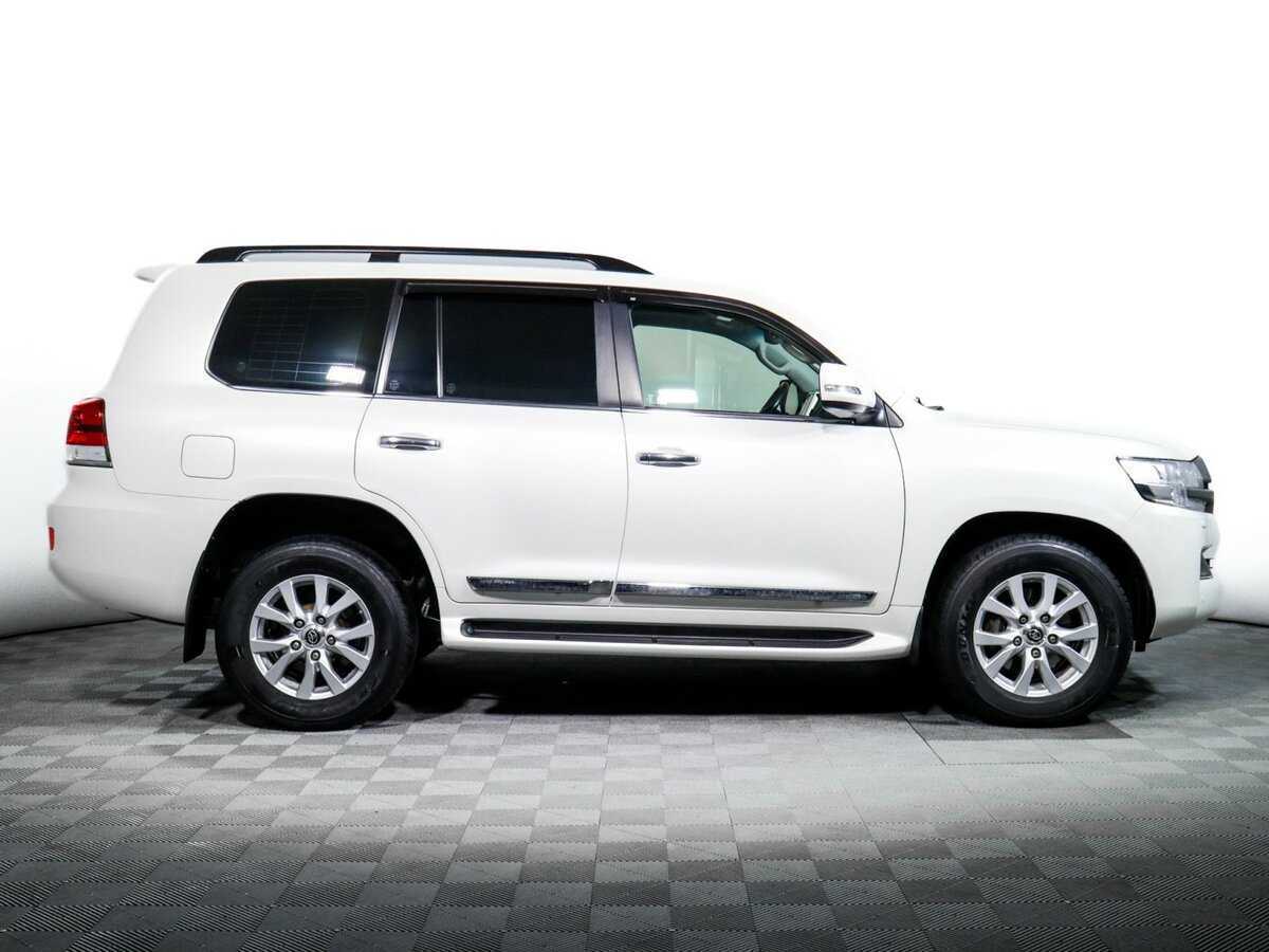 Купить Toyota Land Cruiser с пробегом. Фото: #3