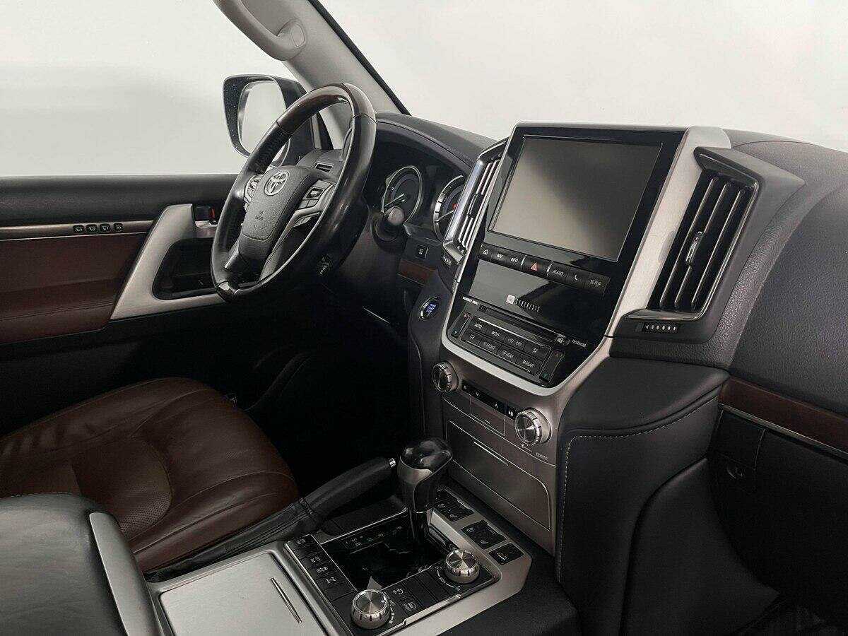 Купить Toyota Land Cruiser с пробегом. Фото: #8