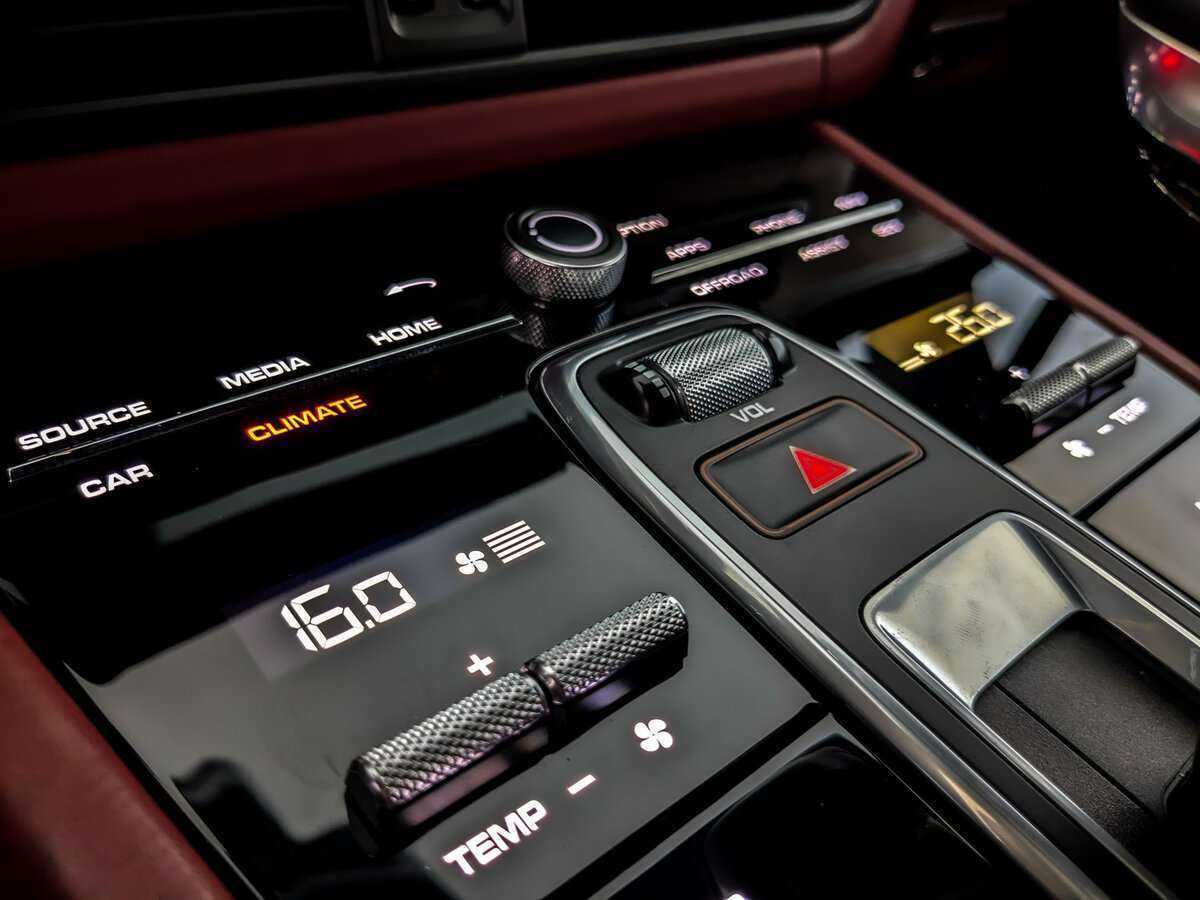 Купить Porsche Cayenne с пробегом. Фото: #23