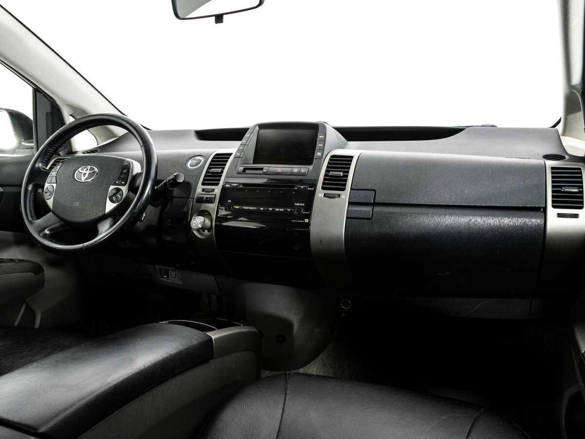 Купить Toyota Prius с пробегом. Фото: #6