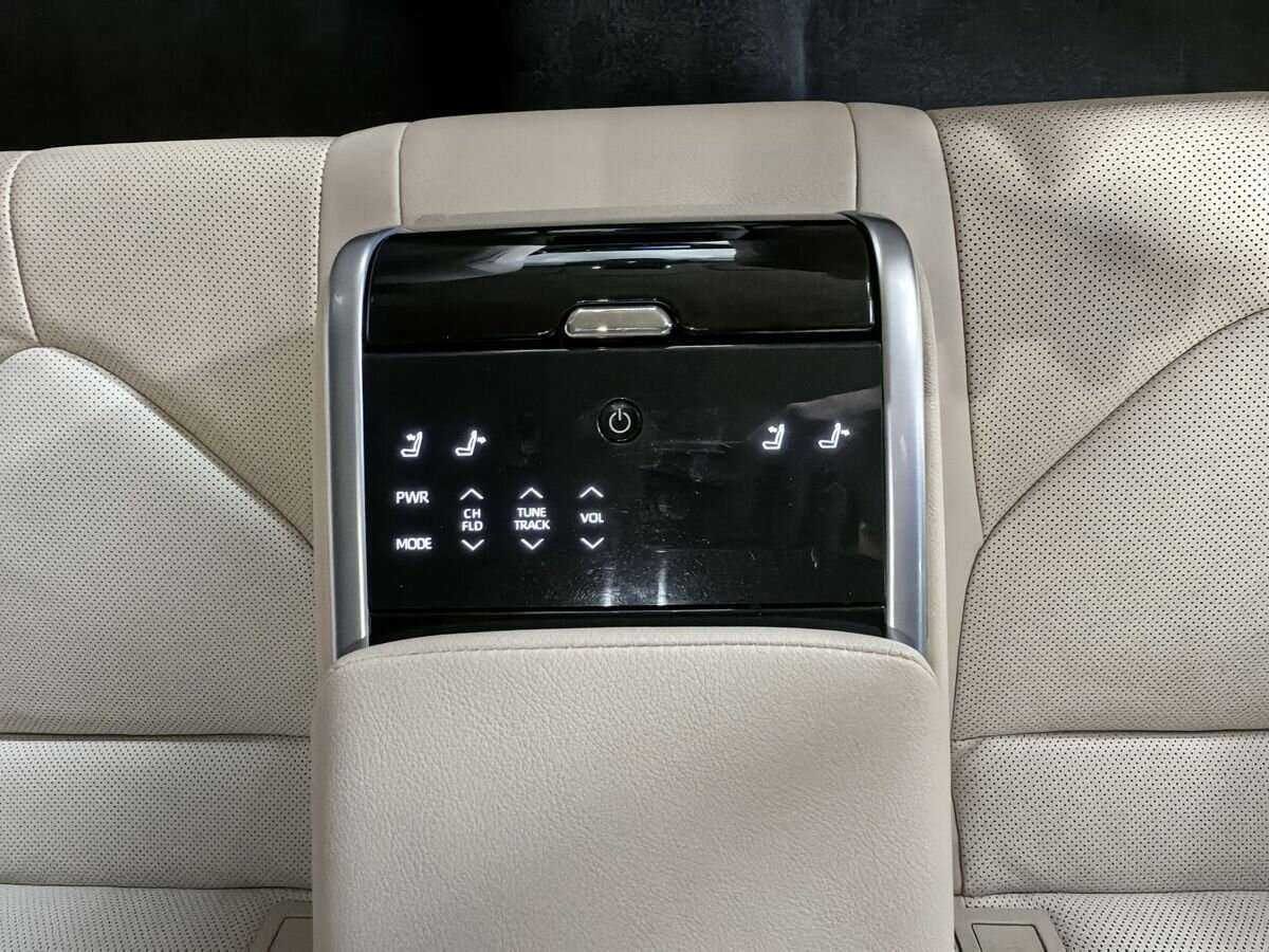 Купить Toyota Camry с пробегом. Фото: #17