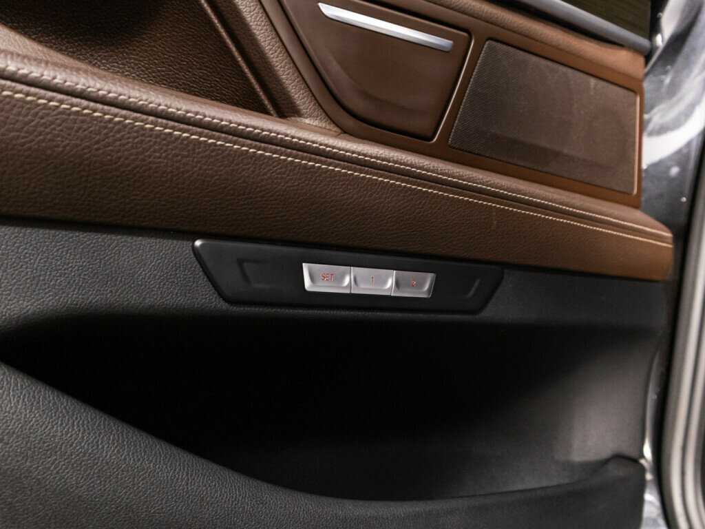 Купить BMW 7 серии с пробегом. Фото: #23