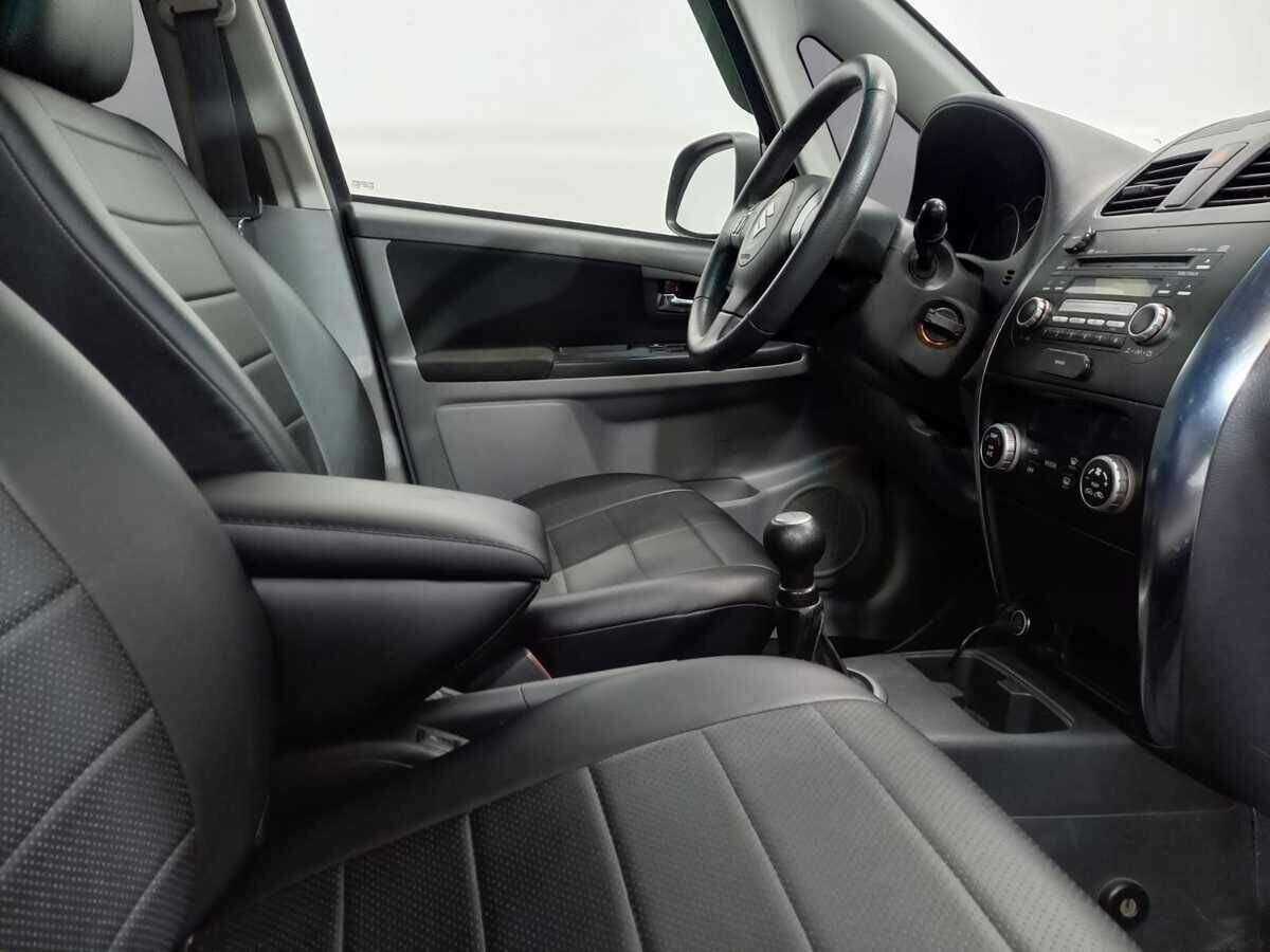 Купить Suzuki SX4 с пробегом. Фото: #8