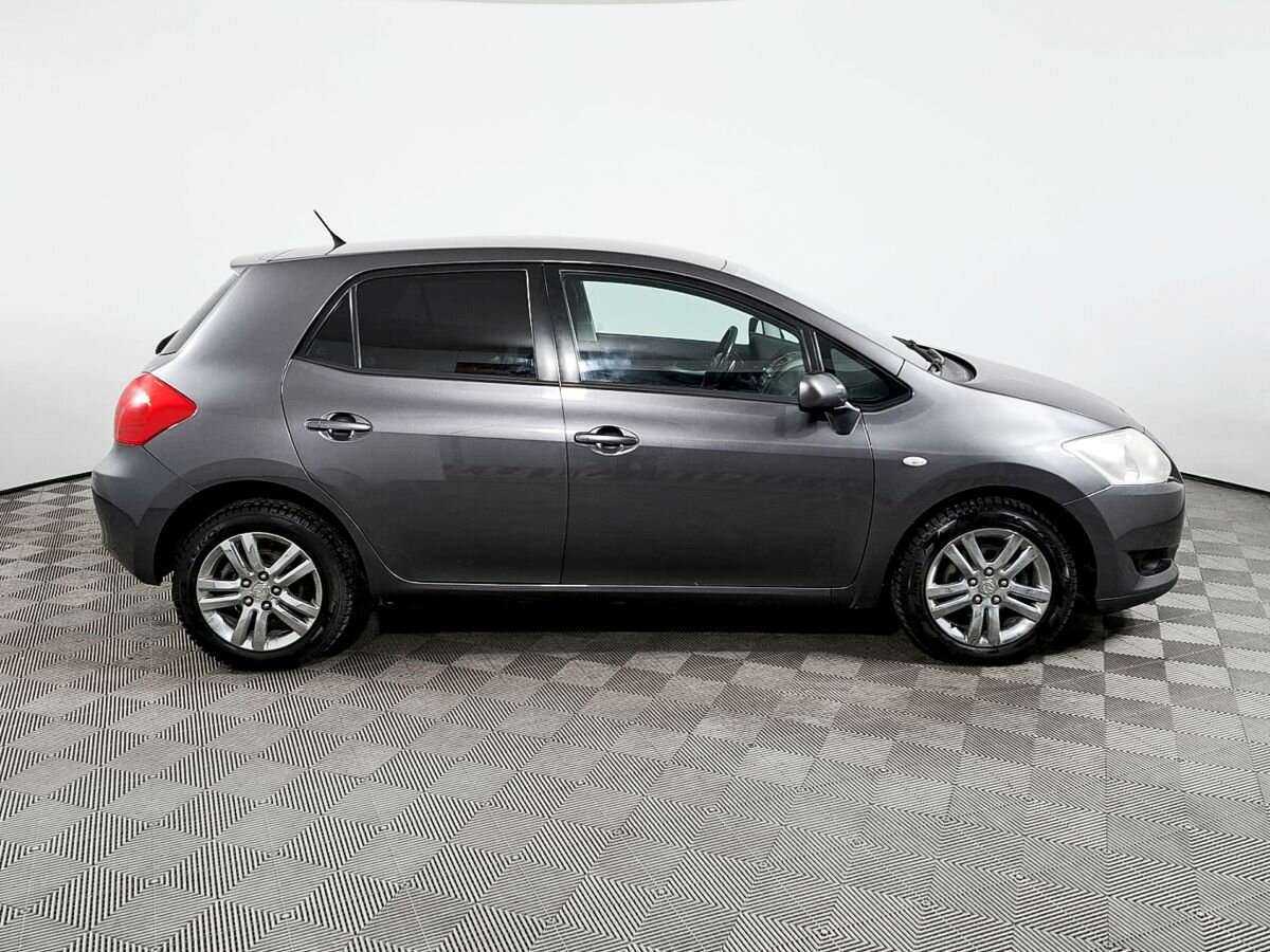 Купить Toyota Auris с пробегом. Фото: #3