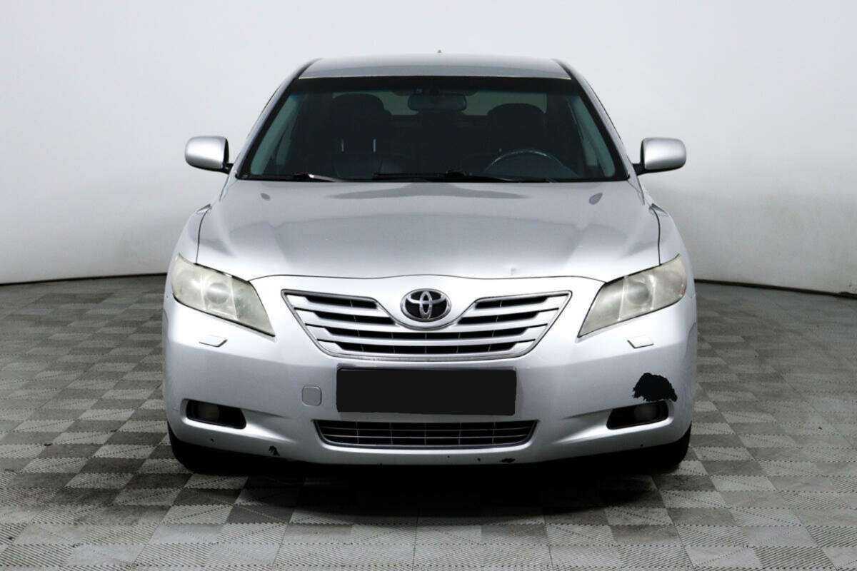 Купить Toyota Camry с пробегом. Фото: #1