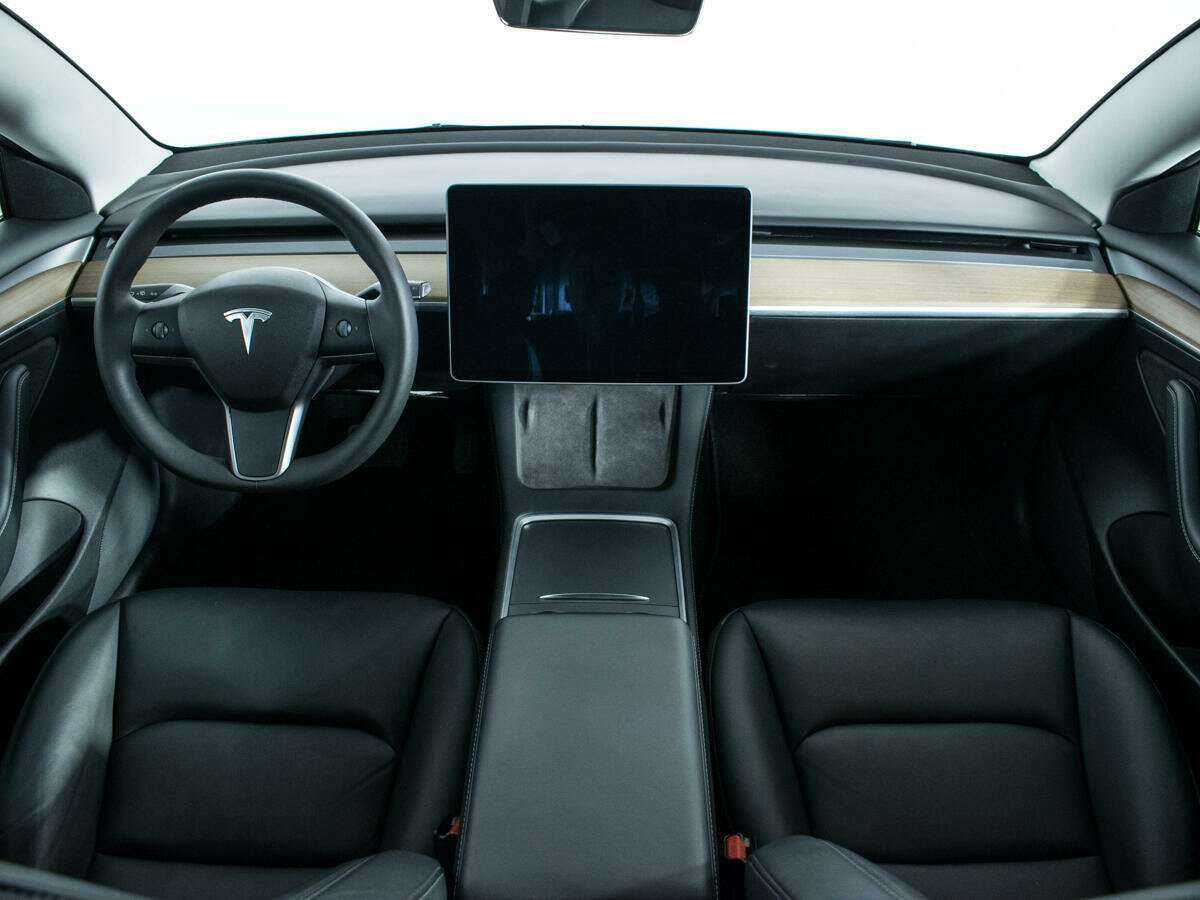 Купить Tesla Model 3 с пробегом. Фото: #11