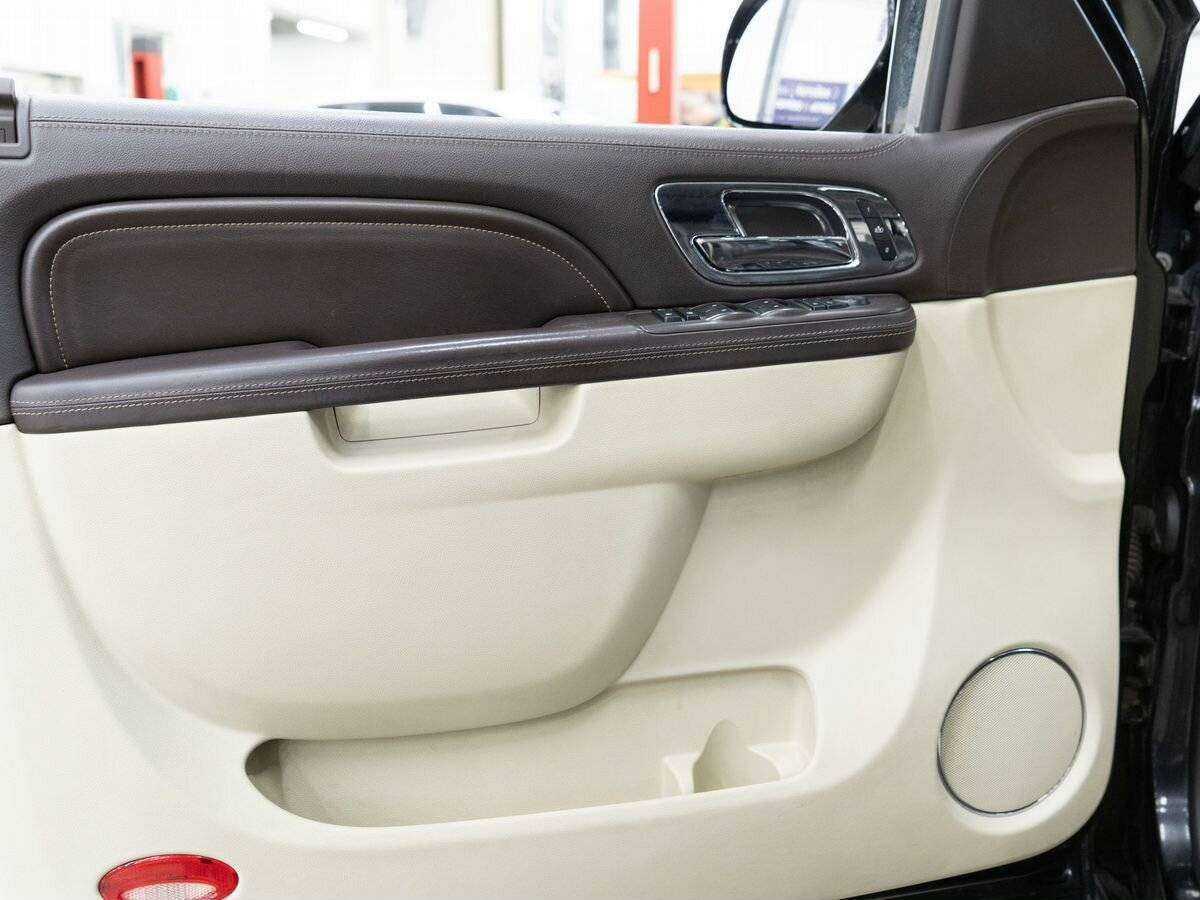Купить Cadillac Escalade с пробегом. Фото: #16